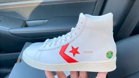 Converse Pro Leather Hi Roswell Rayguns white sneakers