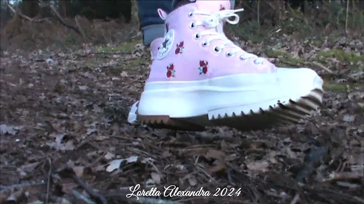My new pink Converse Run Star Hike Embroidered Floral Sunrise preview 🌹